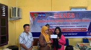 RESES HJ.EVA YULIANA, ANGGOTA DPRD PROVINSI RIAU. DI DESA LIPATKAIN SELATAN 2025